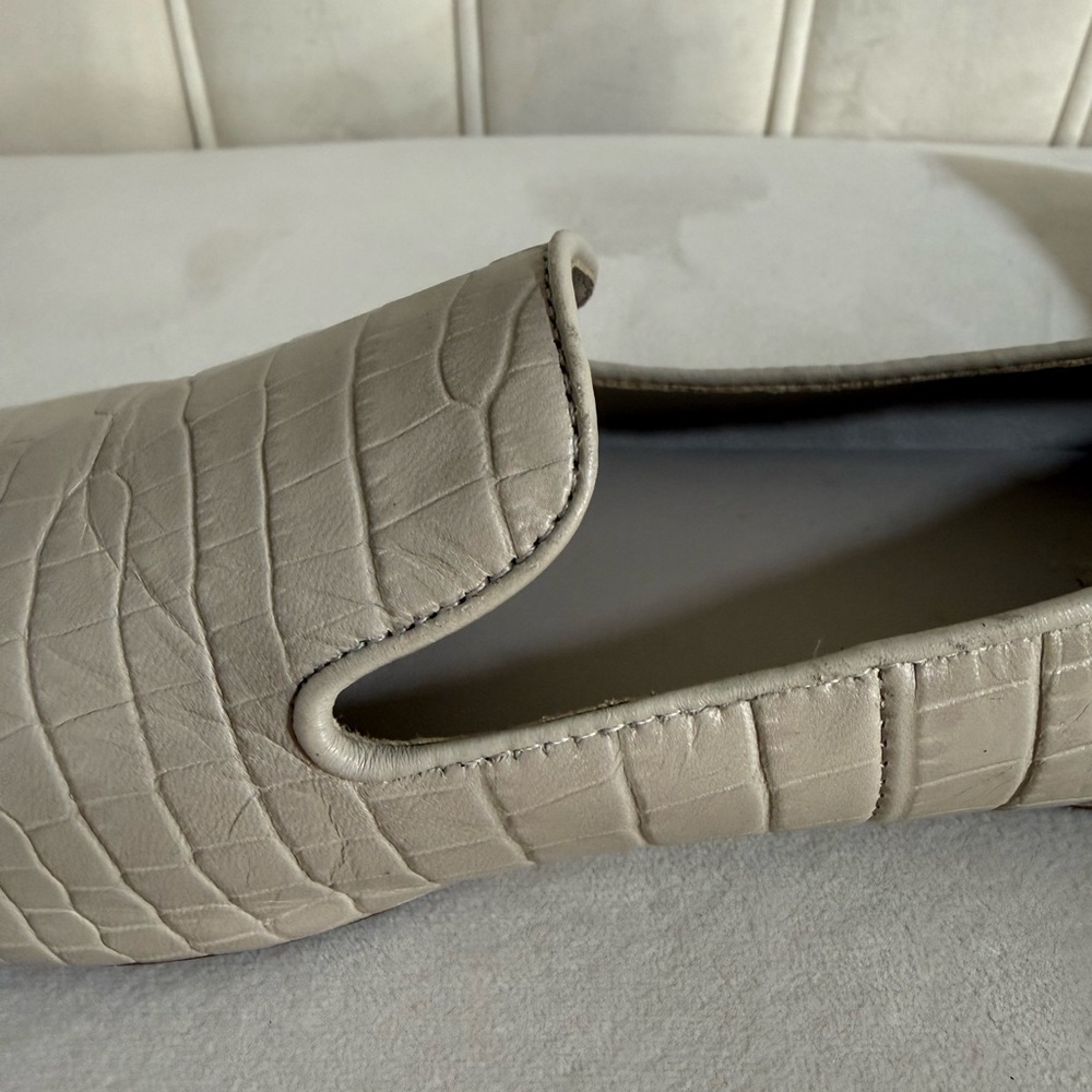 Vince Cream Size 7.5 Clark Square-Toe Croc-Embossed Leather Loafer - Picture 11 of 11